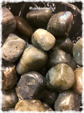 Load image into Gallery viewer, Labradorite Stone