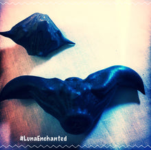 Load image into Gallery viewer, Devil's Pod aka Bat Nut