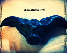 Load image into Gallery viewer, Devil's Pod aka Bat Nut